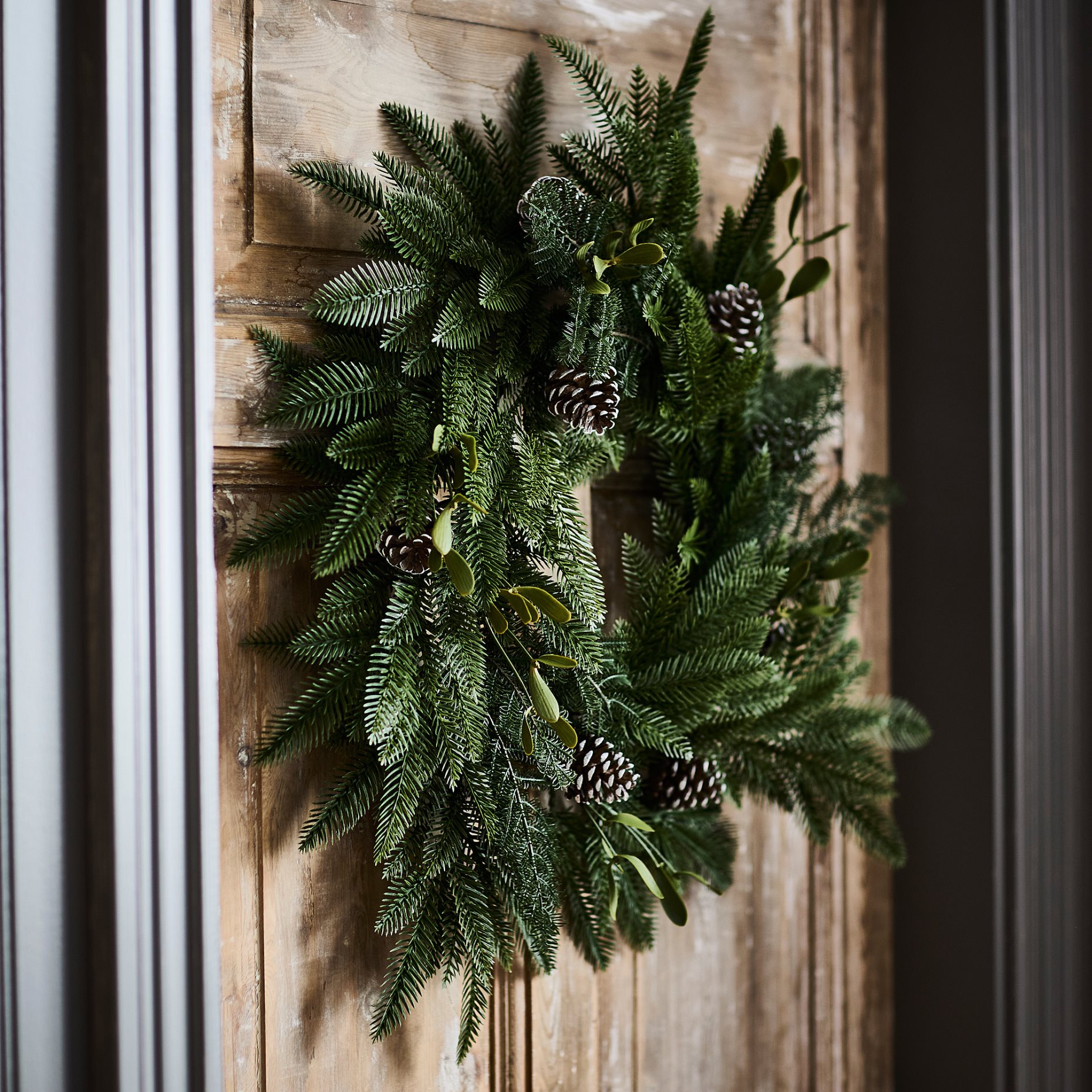 VINTERFINT, artificial wreath In/outdoor pine cone, 60 cm, 406.065.54