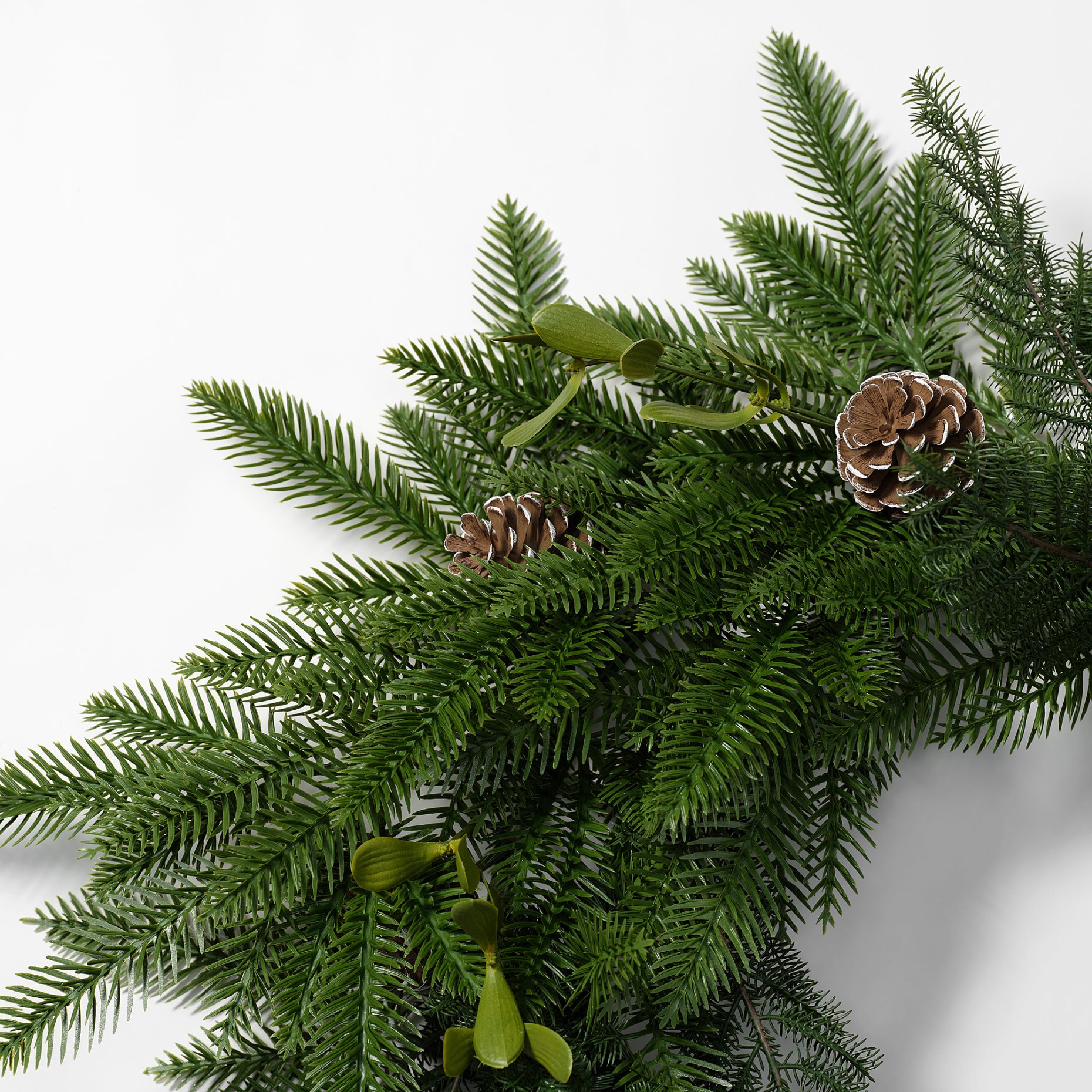 VINTERFINT, artificial wreath In/outdoor pine cone, 60 cm, 406.065.54