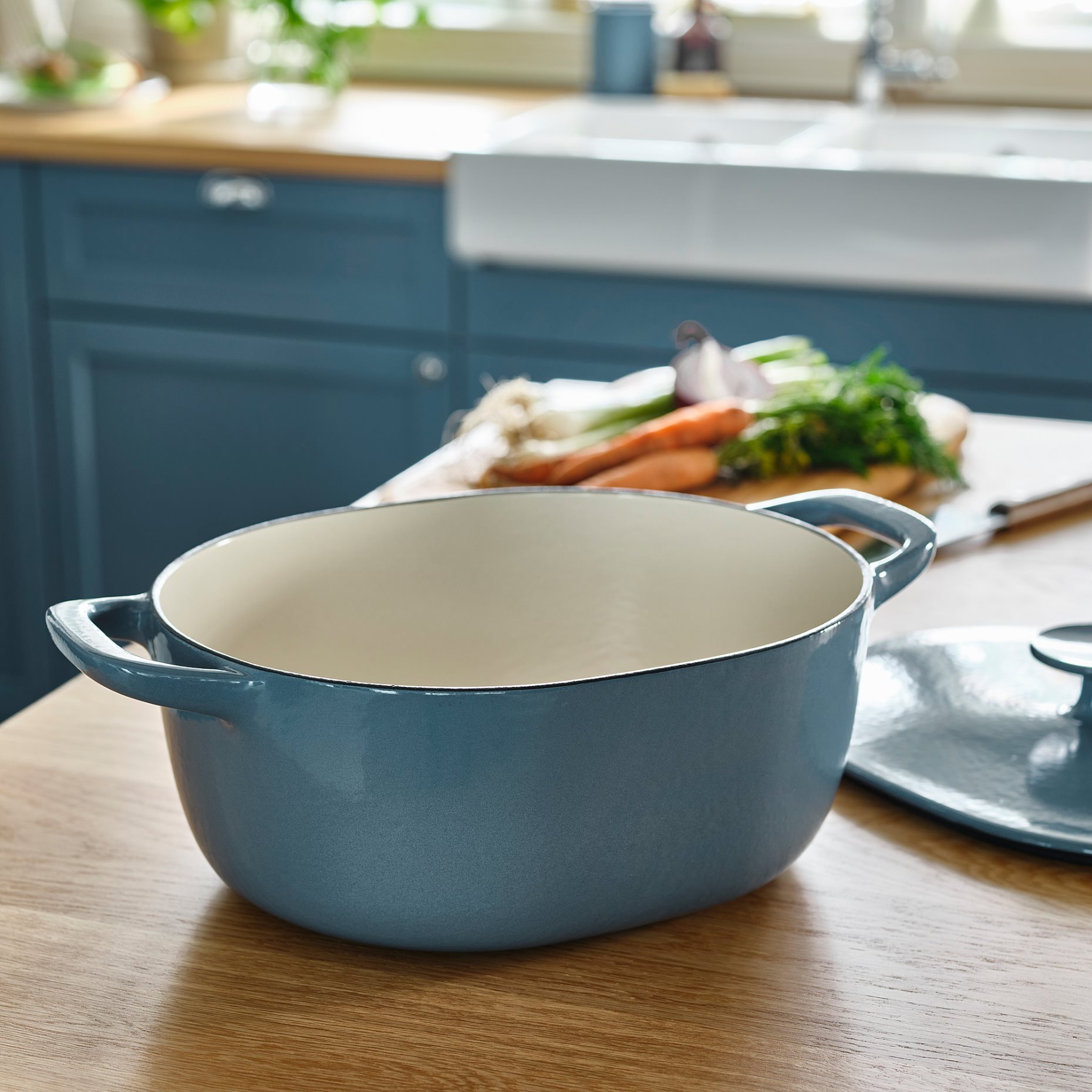 VARDAGEN, casserole with lid/enamelled cast iron, 5 l, 506.057.09