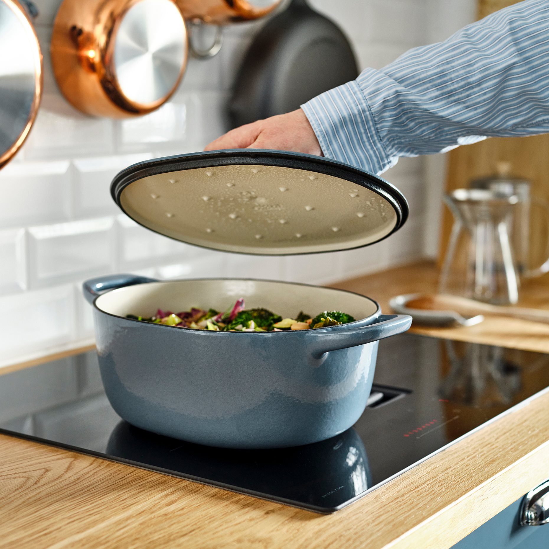 VARDAGEN, casserole with lid/enamelled cast iron, 5 l, 506.057.09