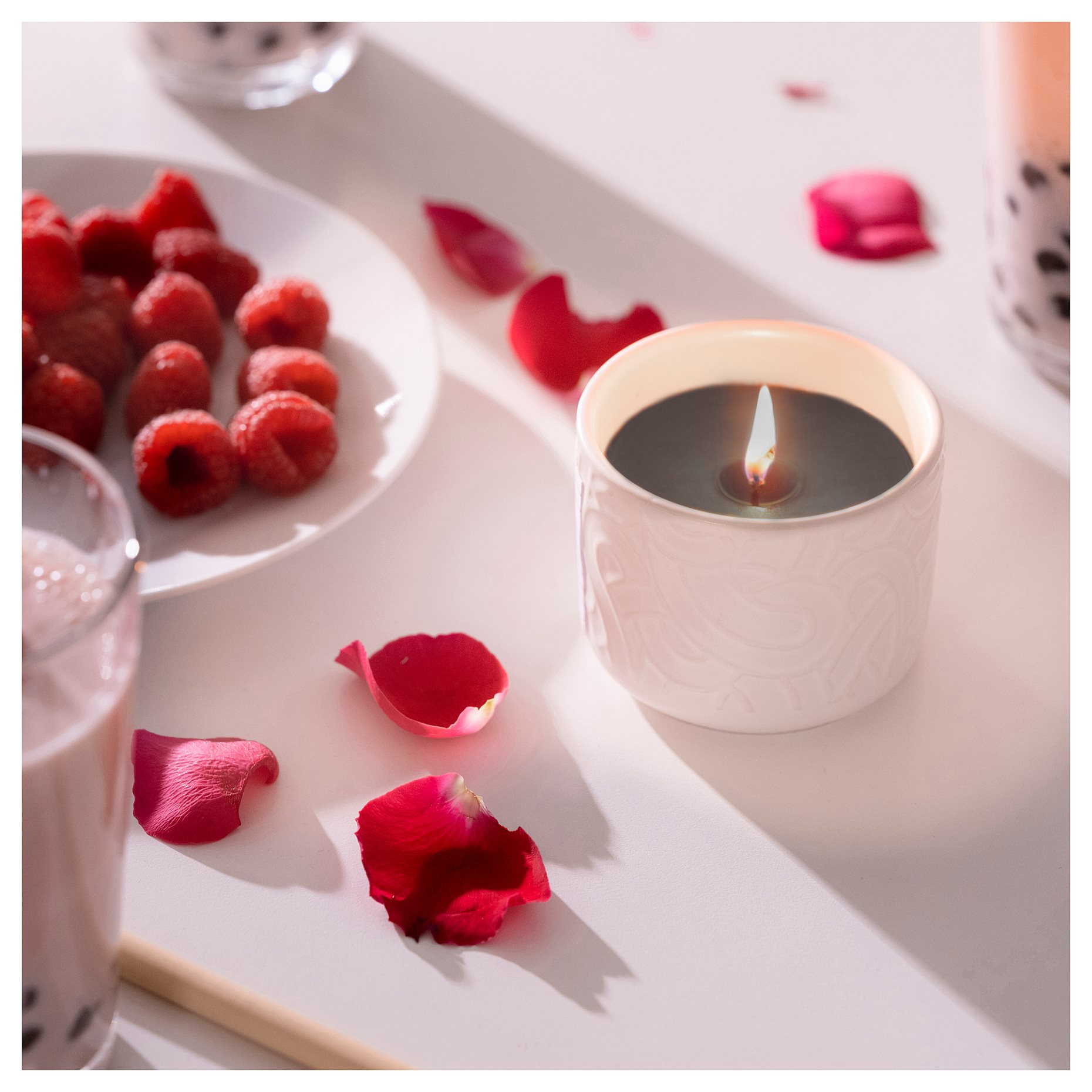 SOTRONN, scented candle in ceramic jar/red berries & vanilla, 25 hr, 805.623.79