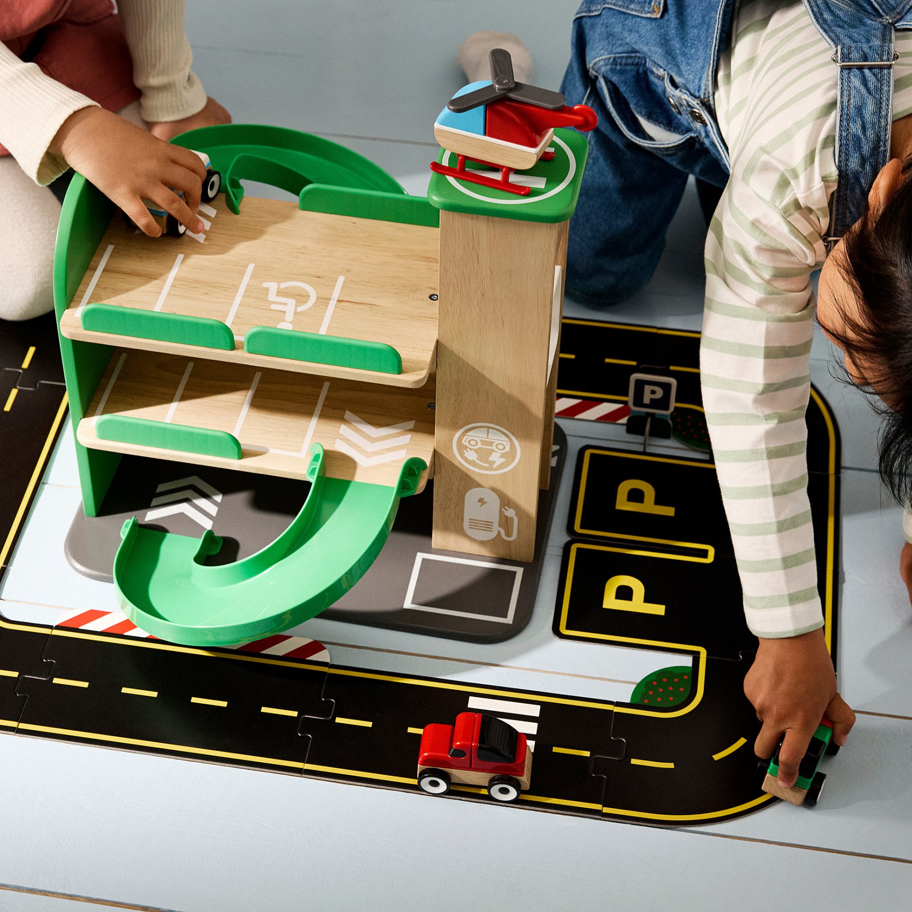 LILLABO, γκαράζ με αυτοκίνητο και ελικδρόμιο, 805.893.50