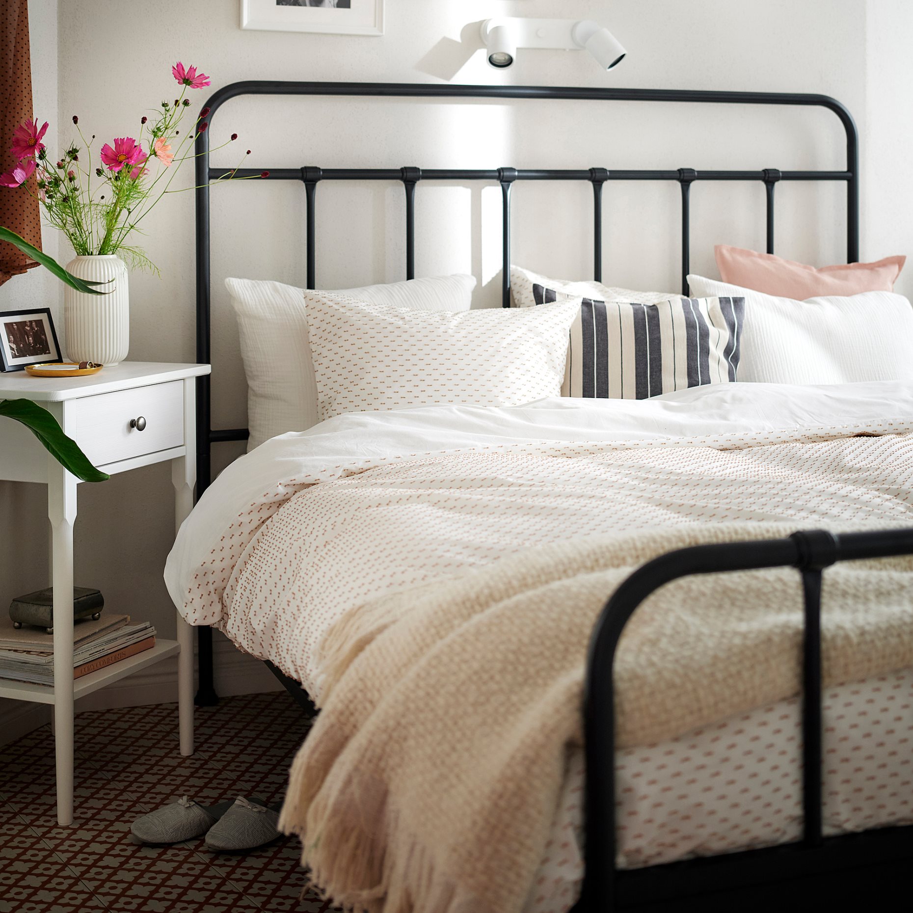 BANDKNIPPE, duvet cover and 2 pillowcases, 240x220/50x60 cm, 906.219.91