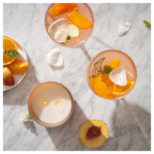 SOCKERLÖNN, αρωματικό κερί σε γυάλινο βάζο 2 φυτίλια/Ροδάκινο & άνθη, 30 hr, 105.381.56