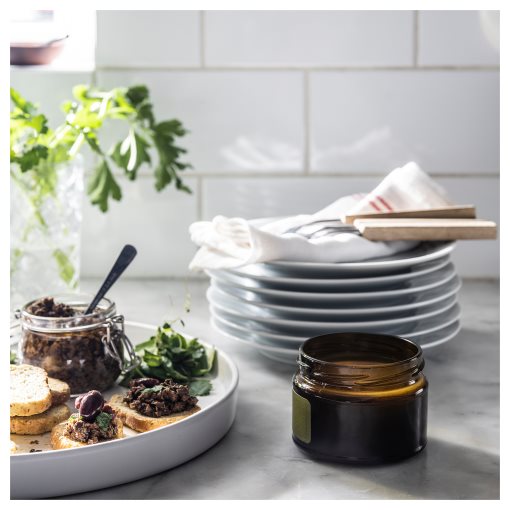 PRAKTRÖNN, αρωματικό κερί σε γυάλινο δοχείο με καπάκι/Ανοιξιάτικα μυρωδικά, 20 hr, 305.388.72