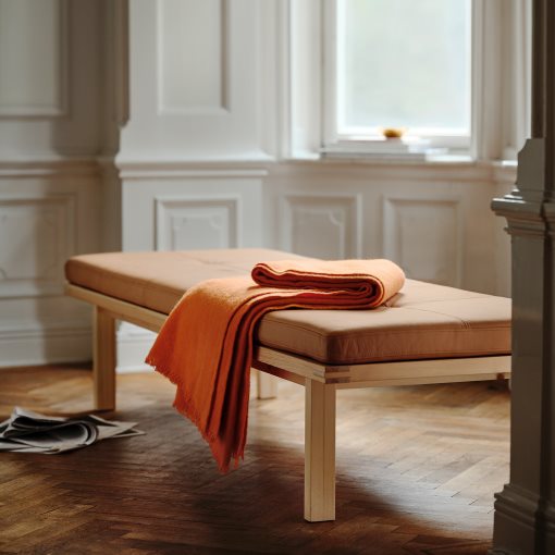 STOCKHOLM 2025, bench with pad, 095.639.53