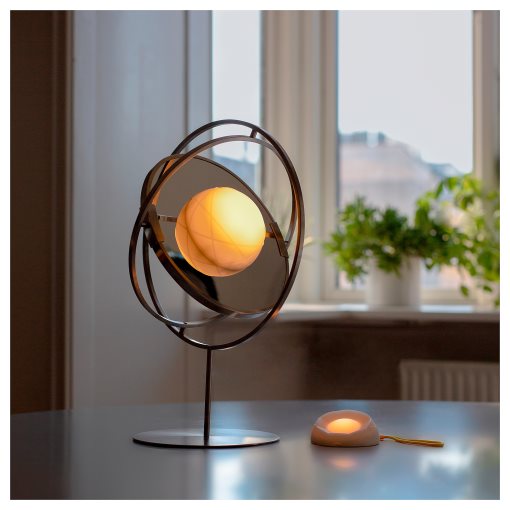 SAMMANLÄNKAD, solar-powered table lamp with built-in LED light source, 105.150.89