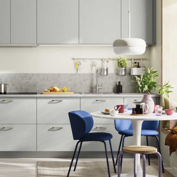 Playful harmony in a super-organised kitchen