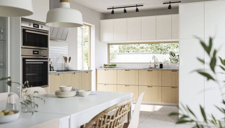 A clutter-free kitchen inspired by Scandinavian minimalism