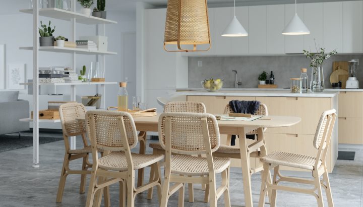 A light and airy dining area for spending time together
