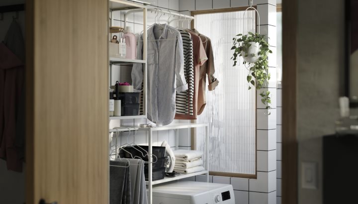 A modern laundry room with lots of functionality