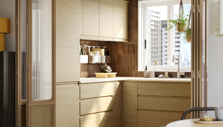 The classic compact kitchen for a multigenerational family that maximises space
