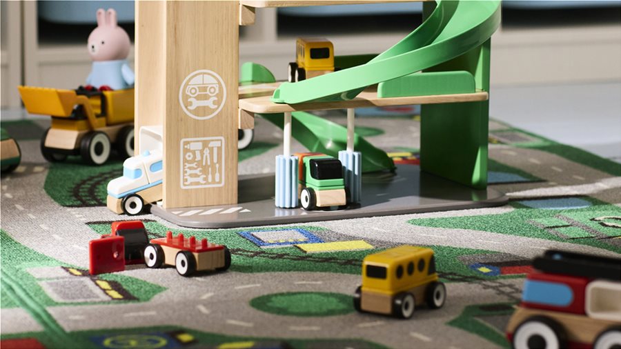 Κυριακή και παιχνίδι στο κατάστημα IKEA Αεροδρόμιο.
