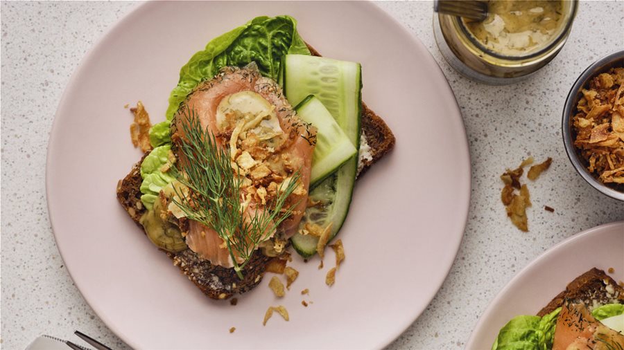 Smörrebröd with salmon & mustard sauce