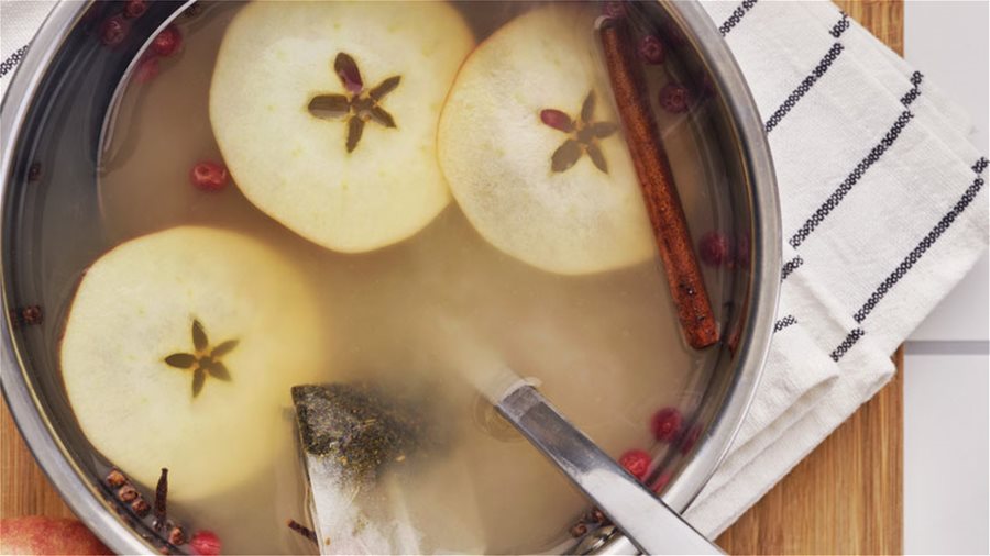 Spiced apple tea